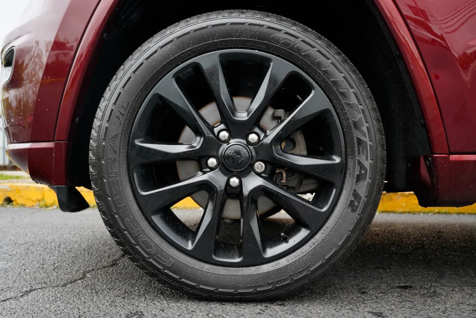 Used 2019 Jeep Grand Cherokee Altitude AWD/4WD image 14