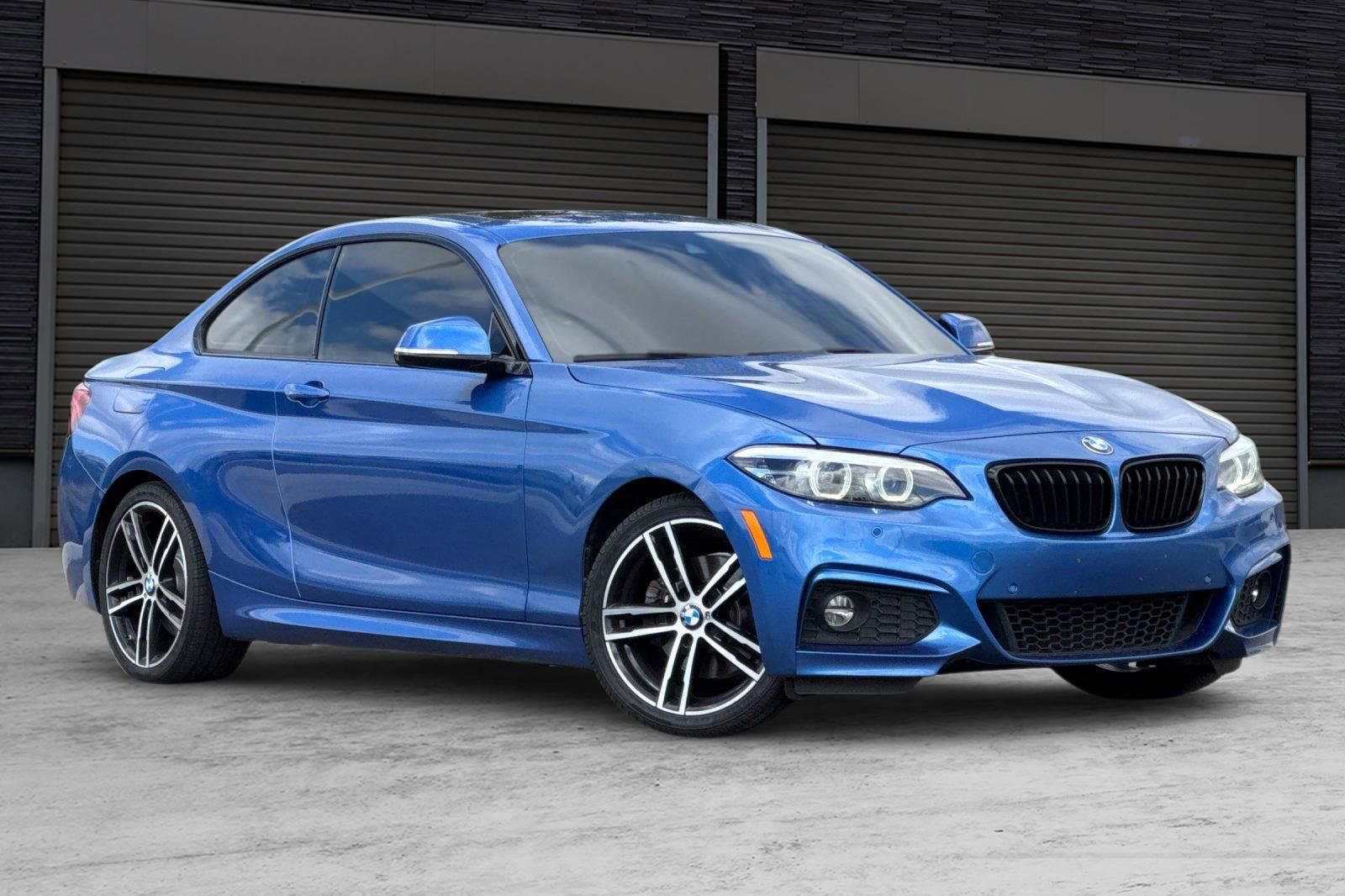 Used 2020 BMW 230i Coupe w/ M Sport Package image 2