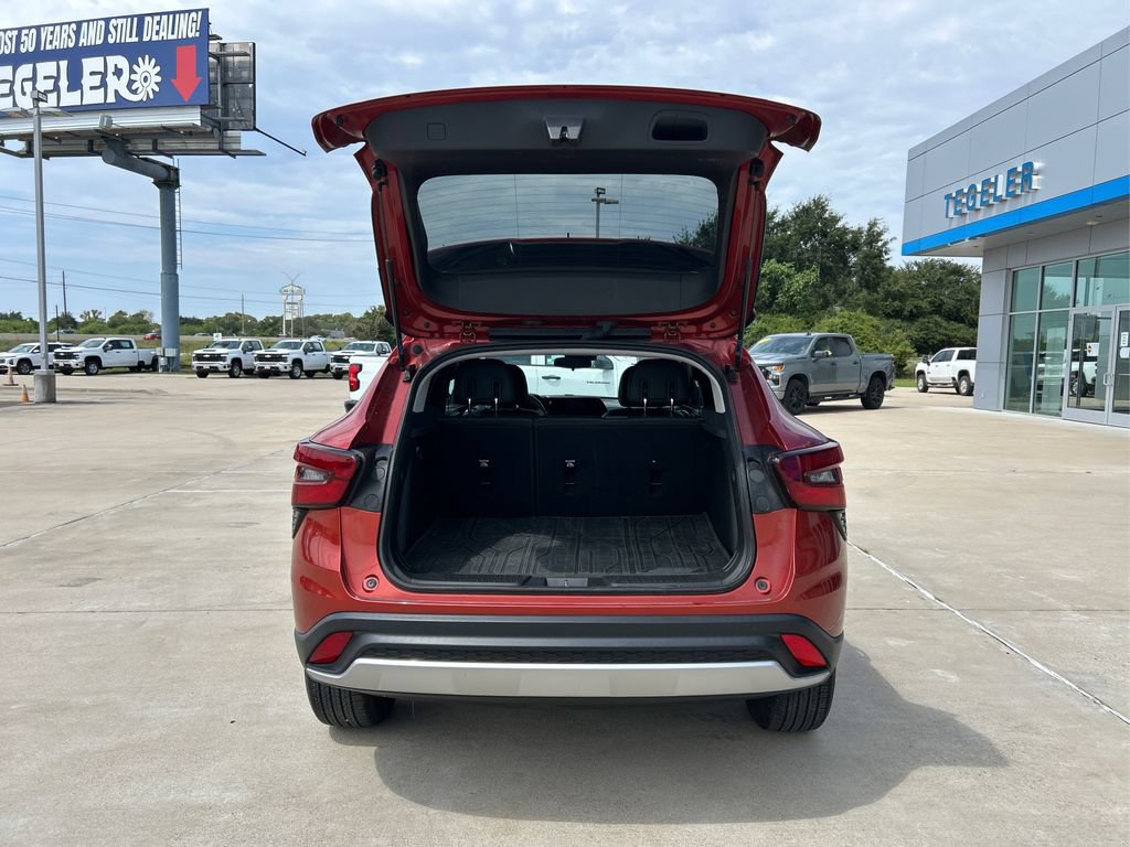 Used 2024 Chevrolet Trax LT FWD image 12