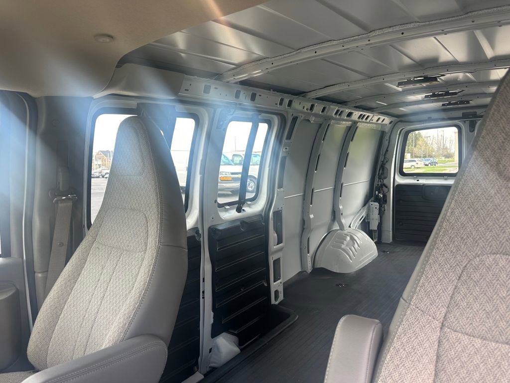 New 2025 Chevrolet Express 3500 Extended w/ Driver Convenience Package image 7