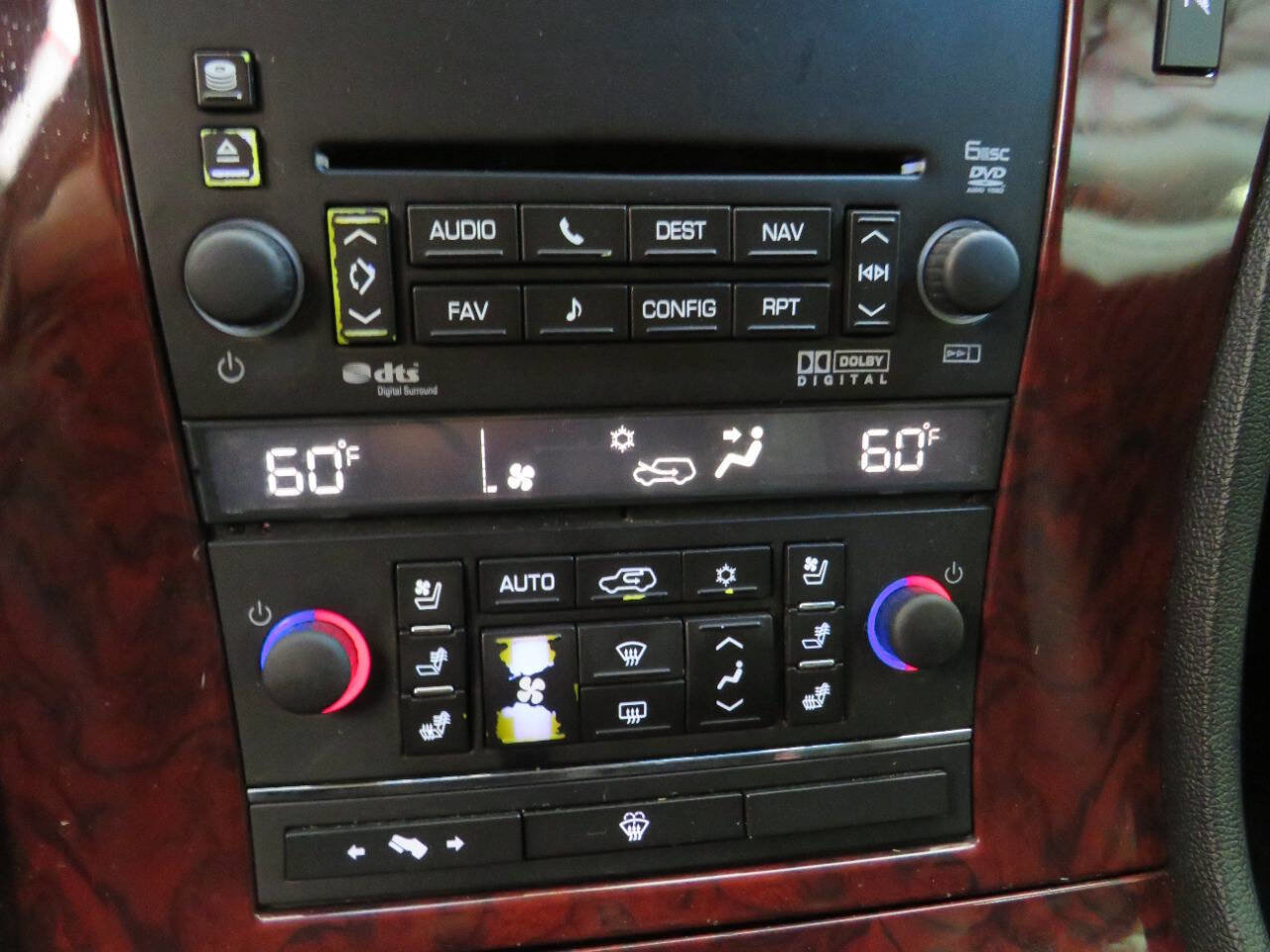 Used 2007 Cadillac Escalade EXT w/ Information Package AWD/4WD image 22