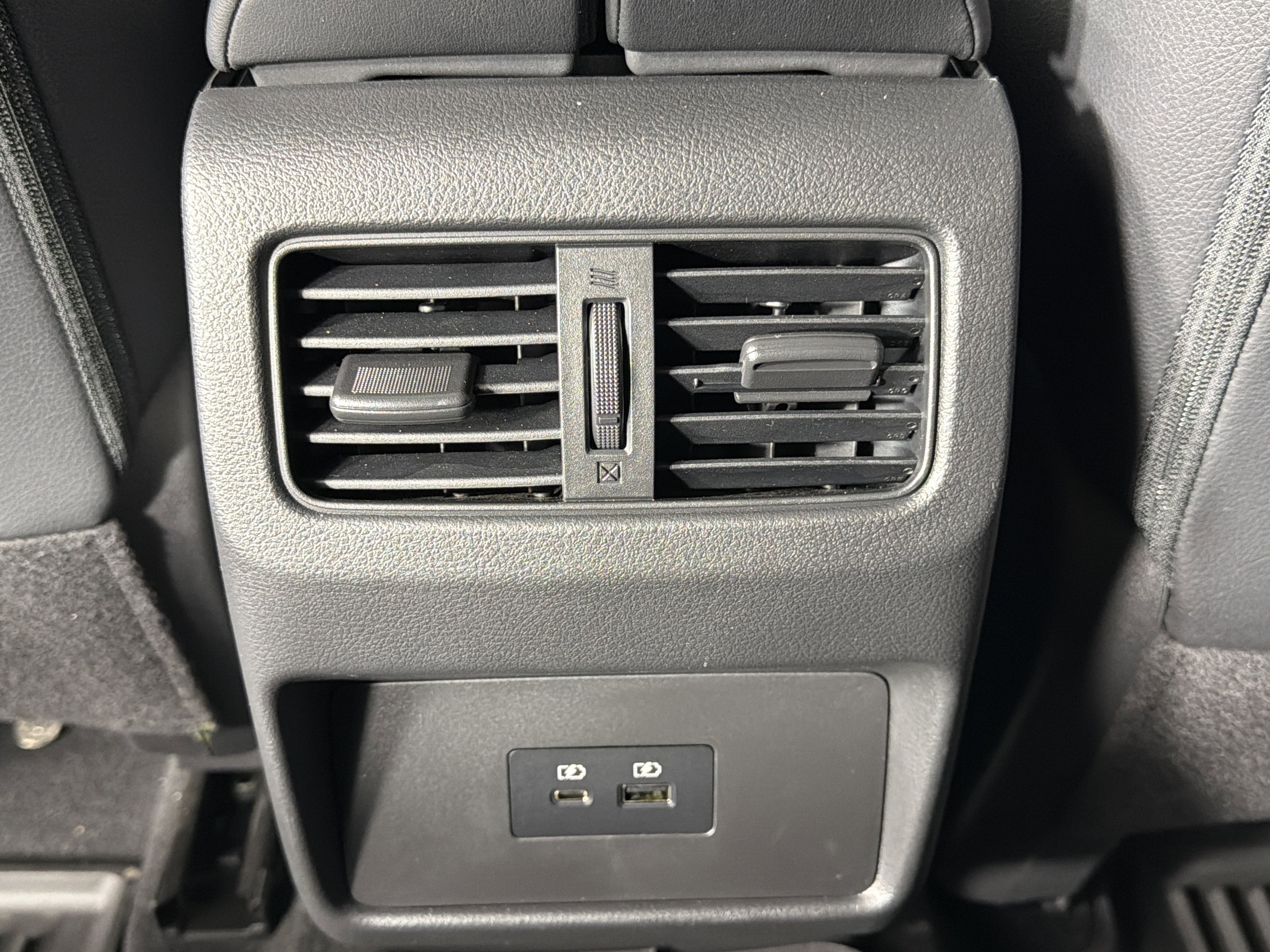 Used 2023 Nissan Rogue SL image 17