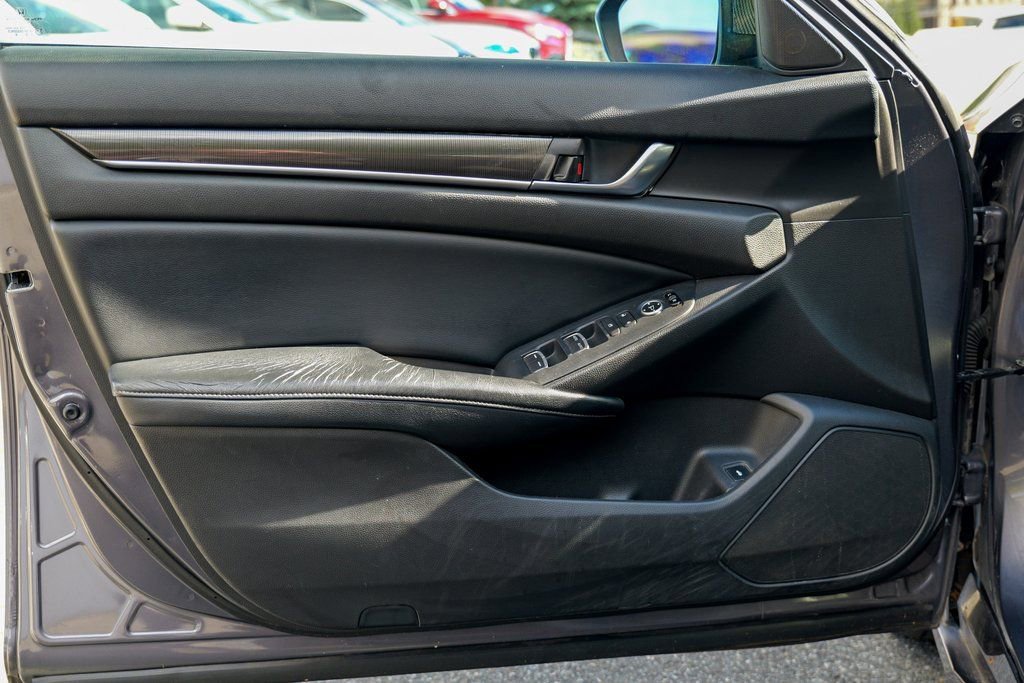 Used 2018 Honda Accord Sport image 16