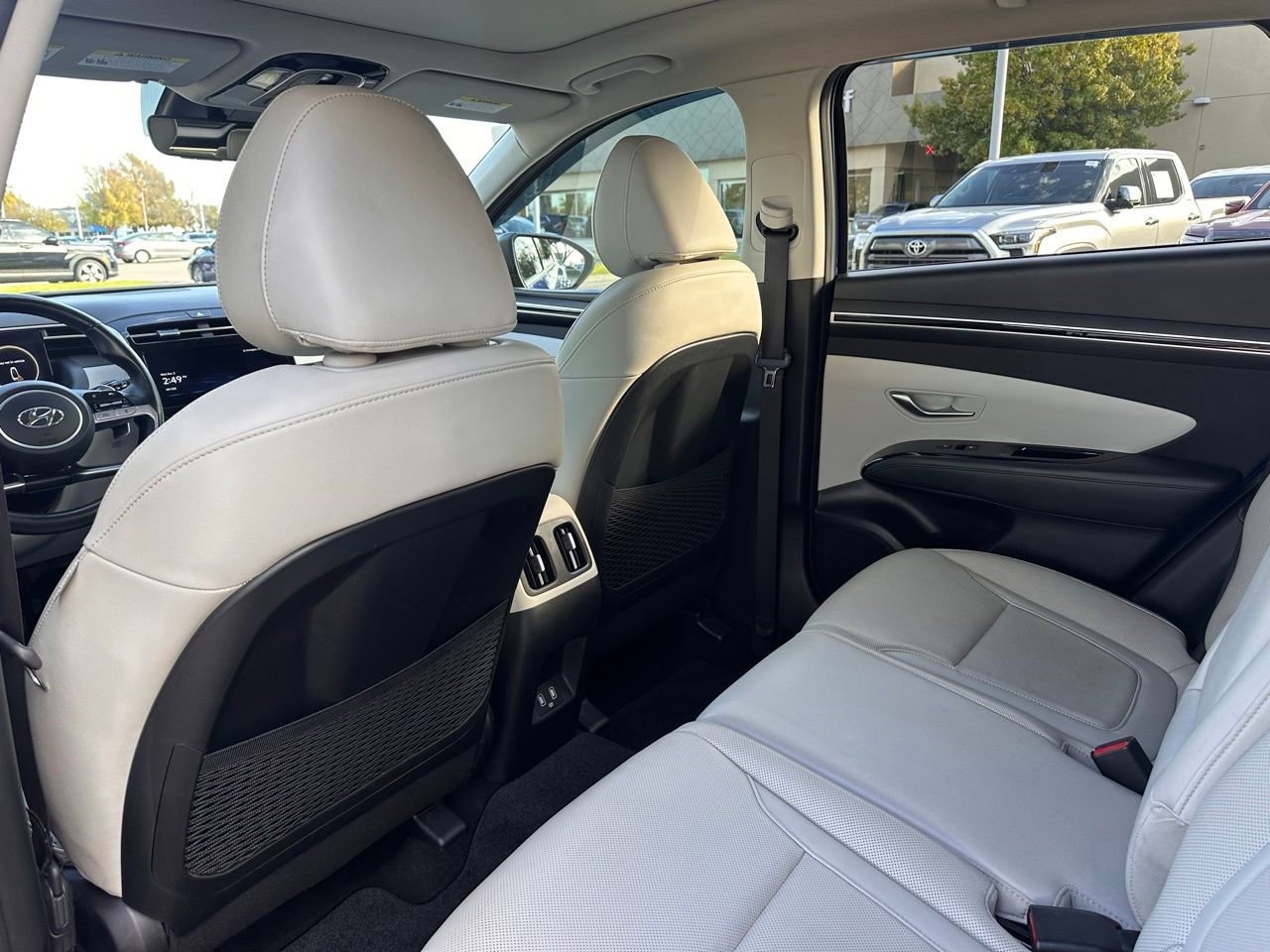 Used 2023 Hyundai Tucson Limited w/ Cargo Package image 14