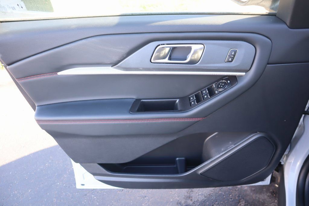 New 2026 Ford Explorer ST-Line image 17