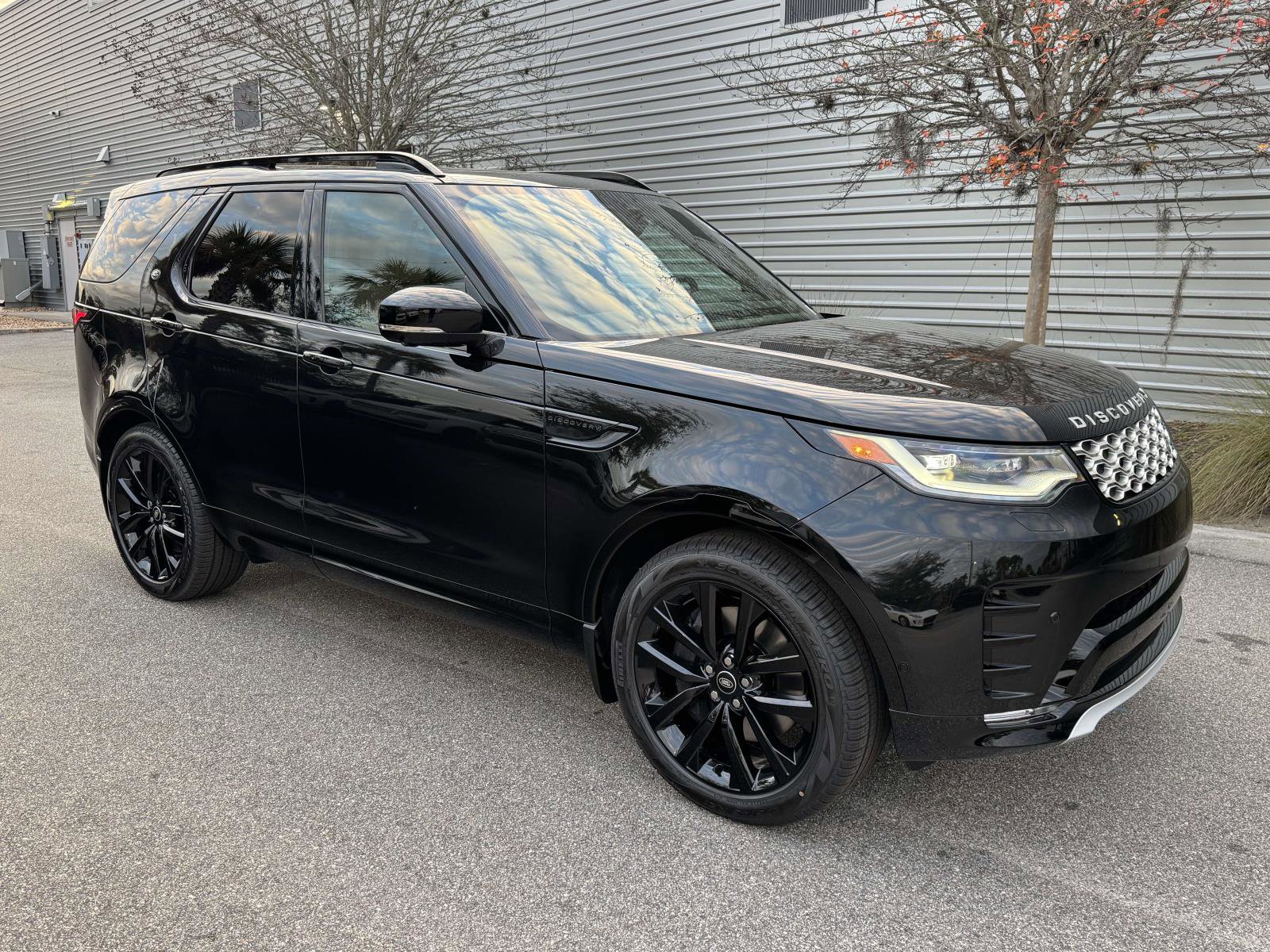 New 2026 Land Rover Discovery Limited Edition AWD/4WD image 4