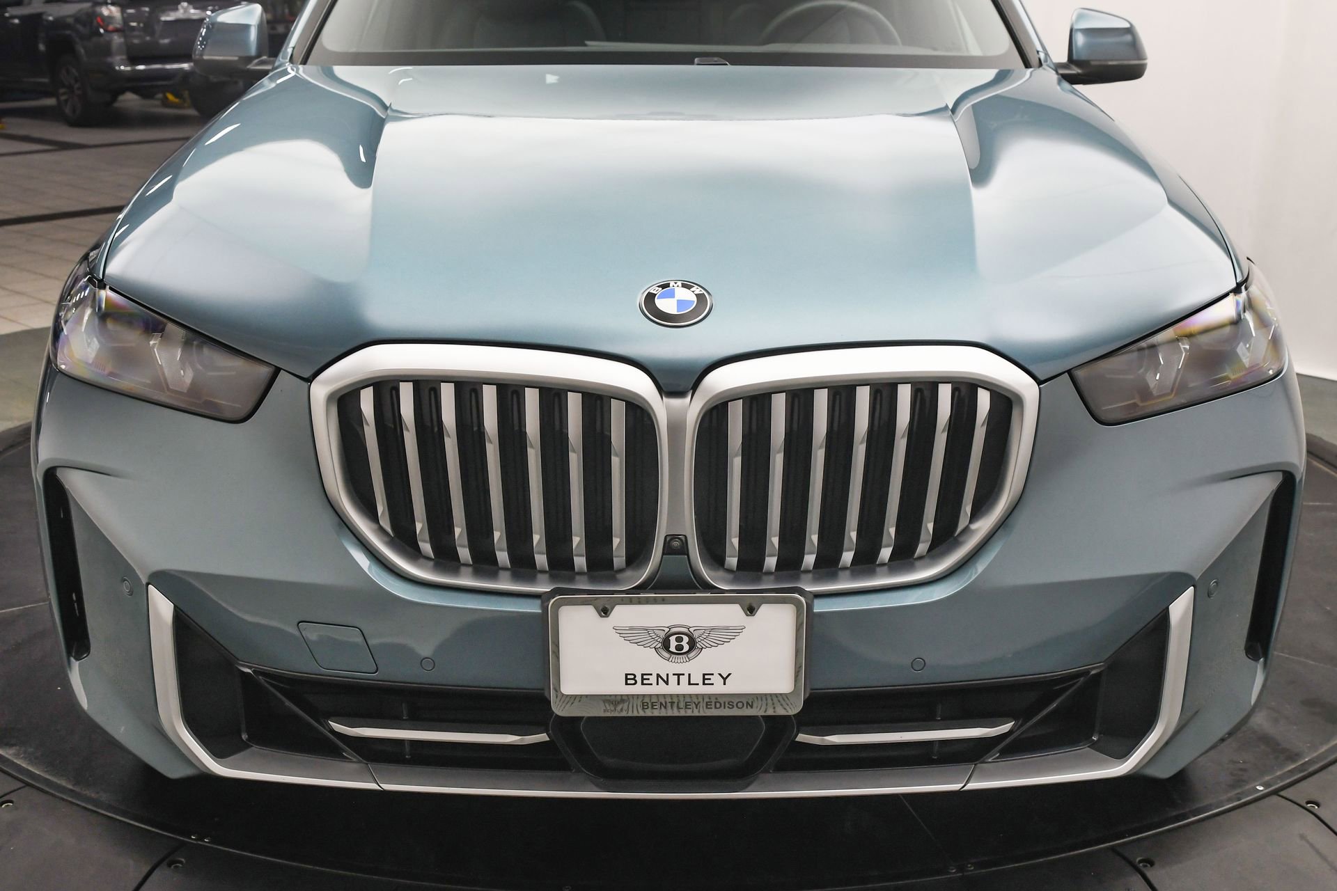 Used 2024 BMW X5 xDrive40i w/ Parking Assistance Package image 29