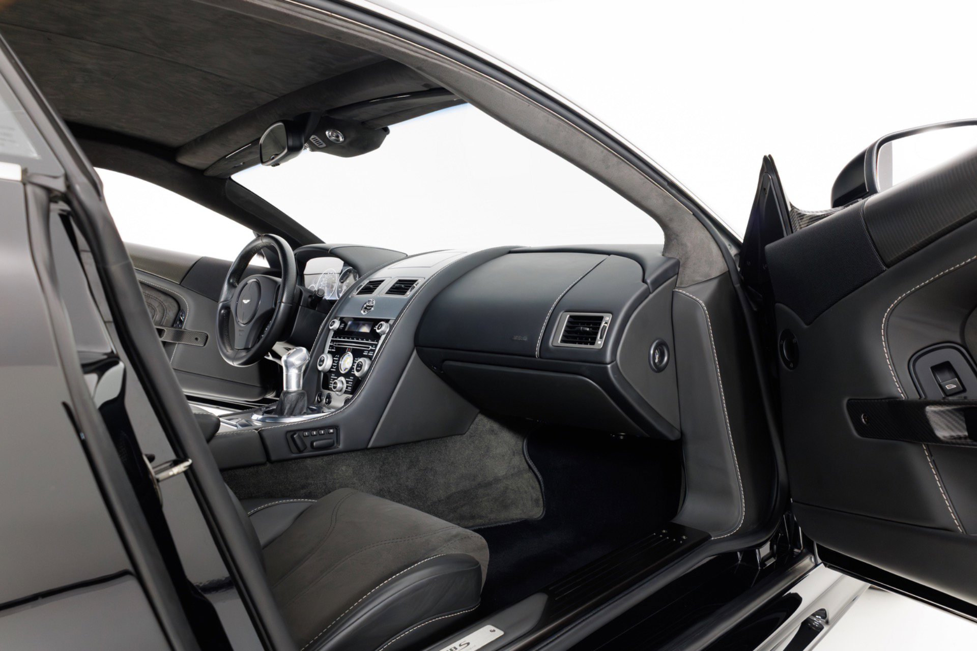 Used 2009 Aston Martin DBS Coupe RWD image 31
