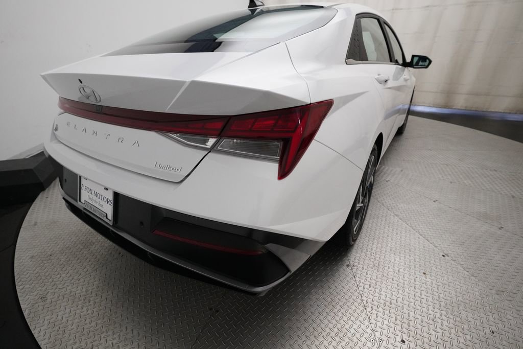 Used 2024 Hyundai Elantra Limited FWD image 13