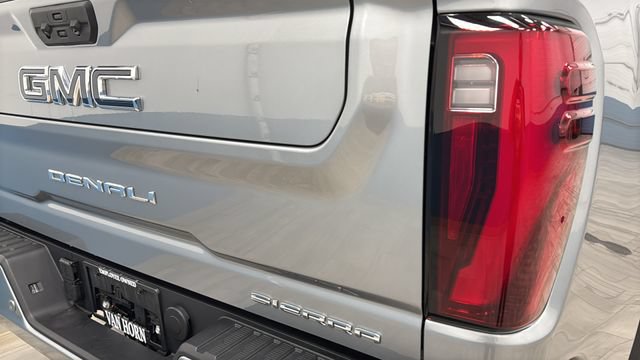 Used 2025 GMC Sierra 3500 Denali Ultimate AWD/4WD image 42