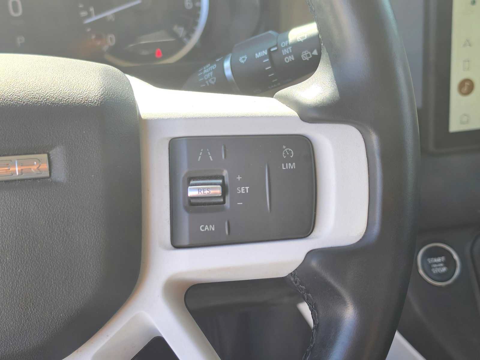 Used 2023 Land Rover Defender 110 AWD/4WD image 31