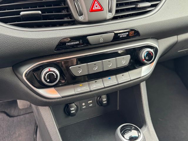 Used 2018 Hyundai Elantra GT image 25