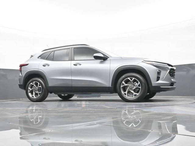 New 2026 Chevrolet Trax LT w/ Sunroof Package FWD image 44