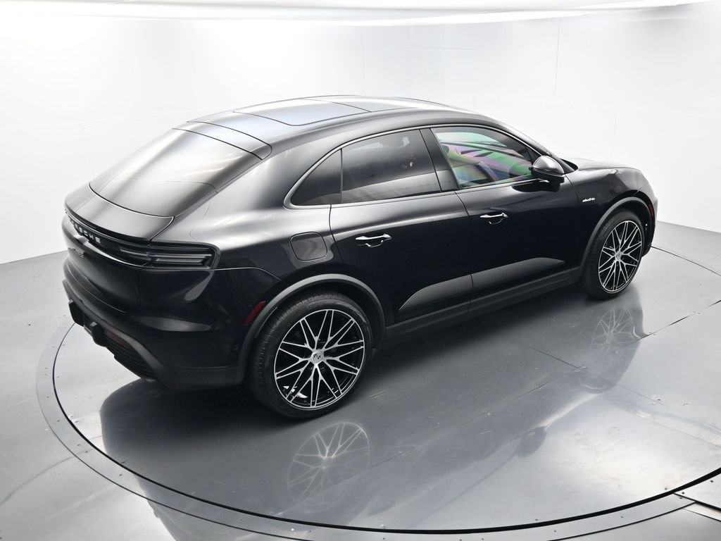 Certified 2024 Porsche Macan 4 Electric image 37