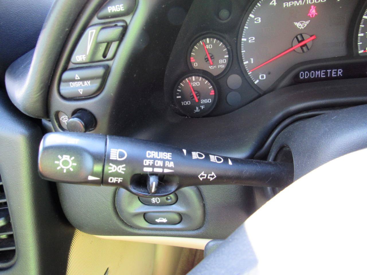 Used 2004 Chevrolet Corvette Convertible w/ Preferred Equipment Group RWD image 25