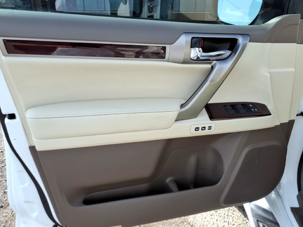 Used 2019 Lexus GX 460 Premium w/ Premium Package AWD/4WD image 14