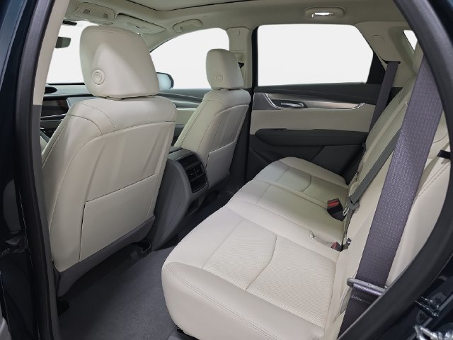 New 2026 Cadillac XT5 Premium Luxury w/ LPO, Floor Liner Package AWD/4WD image 10