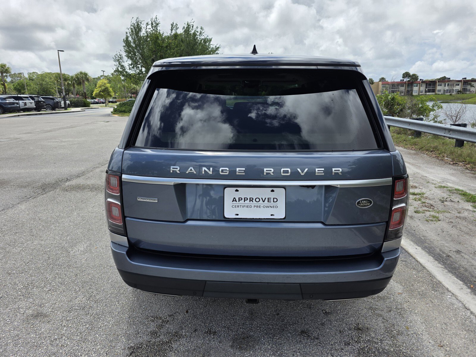 Used 2019 Land Rover Range Rover Long Wheelbase Supercharged image 6