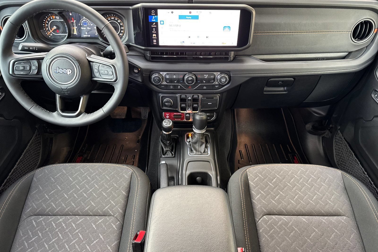 Used 2025 Jeep Gladiator Mojave w/ Convenience Group AWD/4WD image 14