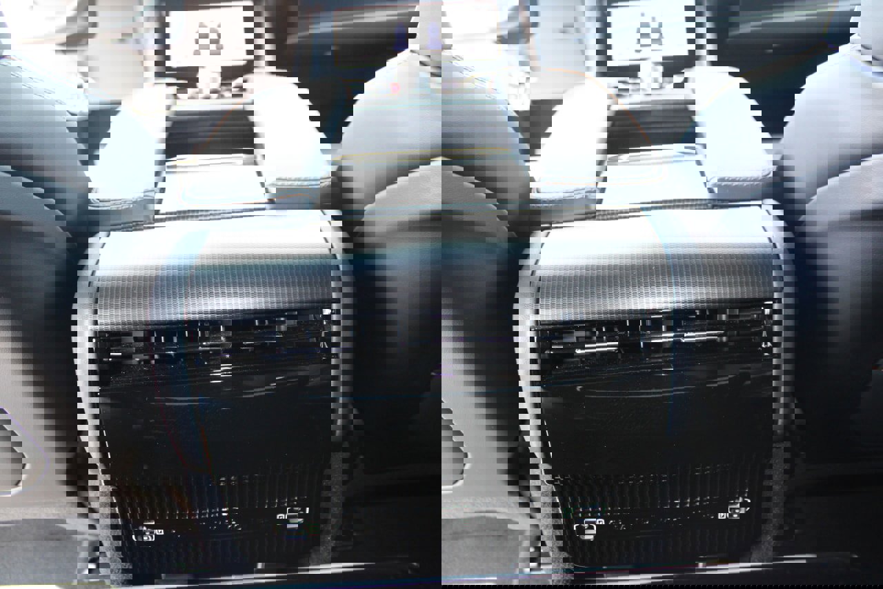 New 2025 Jeep Grand Wagoneer Series III w/ Rear Seat Video Group 1 image 19