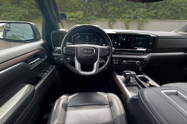 Used 2022 GMC Sierra 1500 SLT w/ SLT Convenience Package AWD/4WD image 9