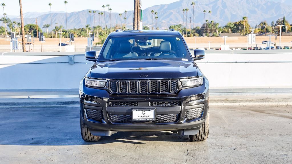 New 2025 Jeep Grand Cherokee L Altitude image 3