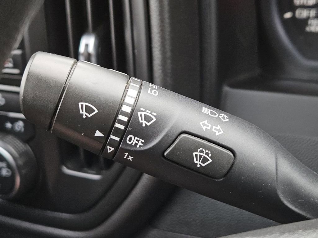 Used 2022 Chevrolet Silverado 1500 Custom image 30