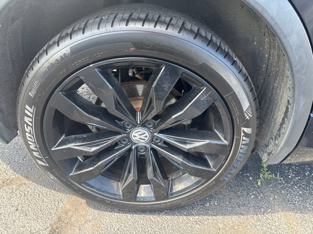 Used 2021 Volkswagen Tiguan SE R-Line AWD/4WD image 47