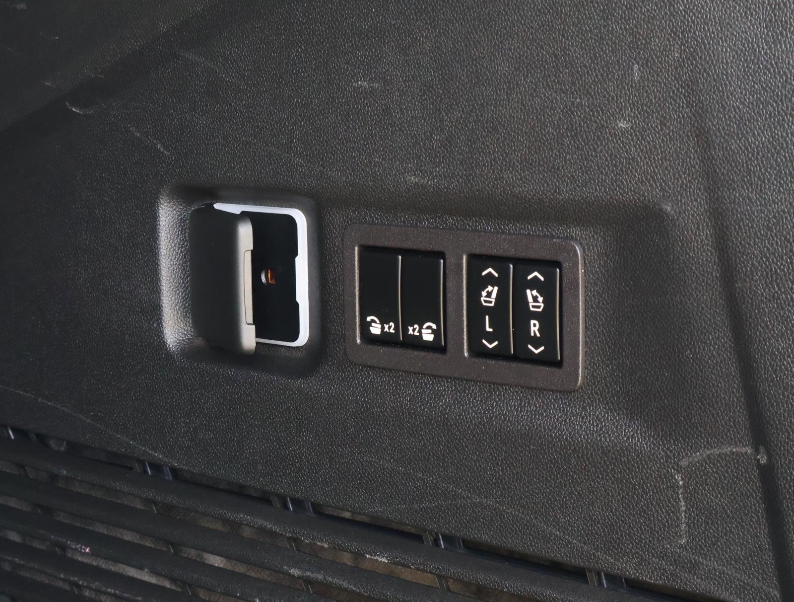 Used 2024 Chevrolet Suburban High Country image 28