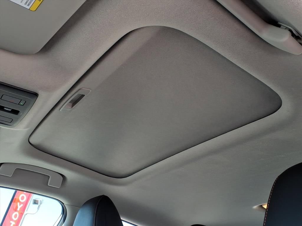 Used 2024 Nissan Sentra SR w/ SR Premium Package image 19