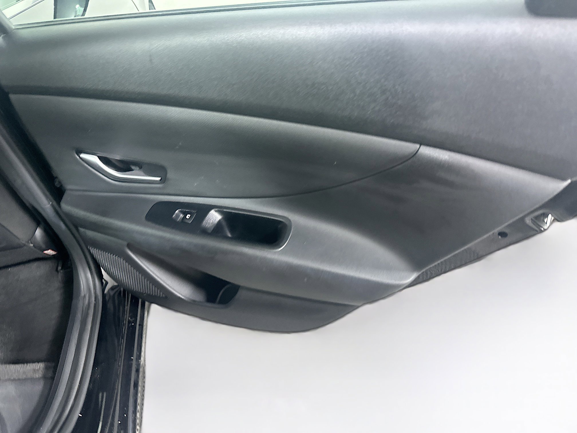 Used 2025 Hyundai Elantra SEL FWD image 30