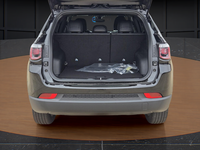 New 2026 Jeep Compass Latitude AWD/4WD image 9