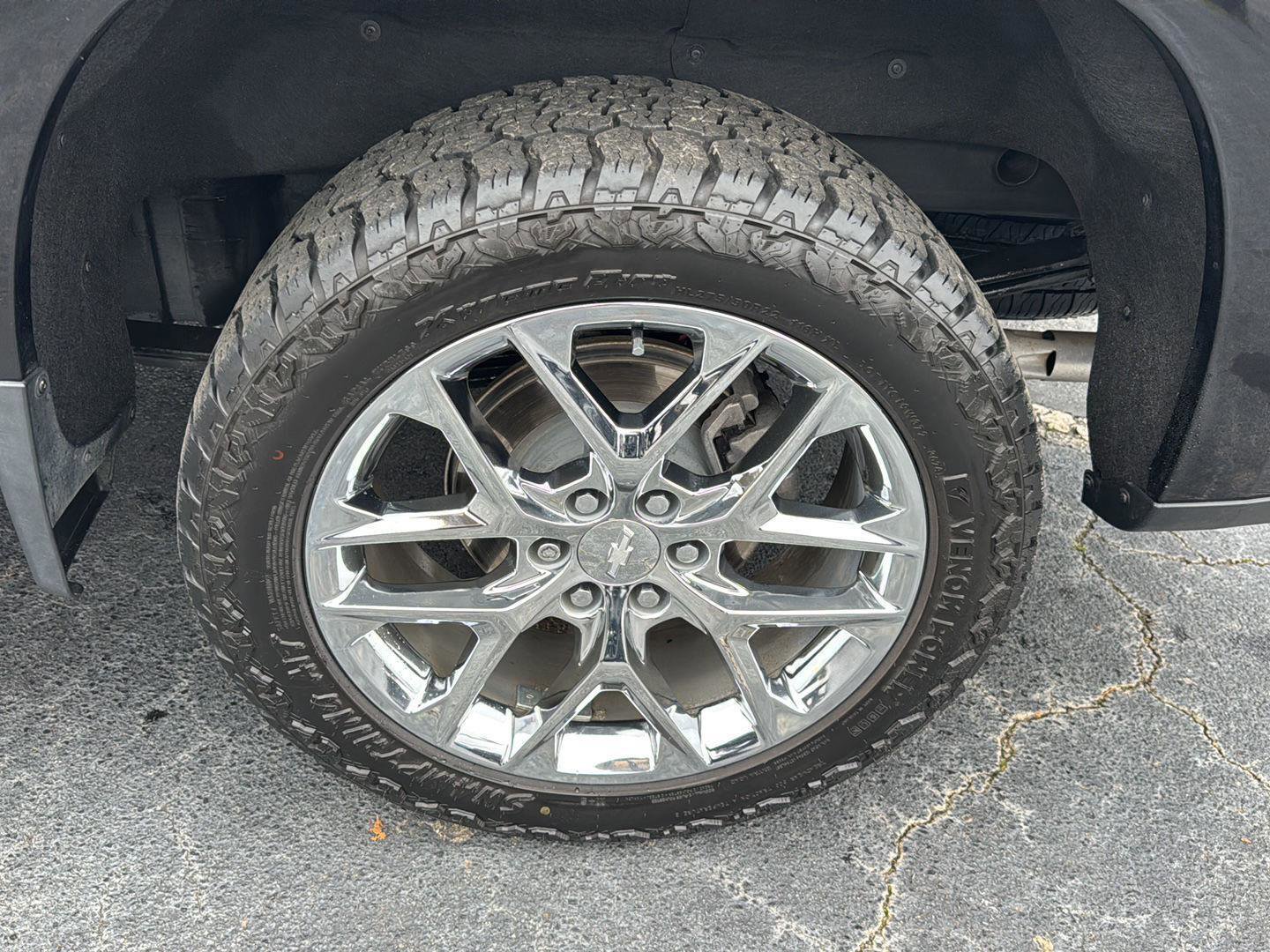 Used 2023 Chevrolet Silverado 1500 High Country w/ Technology Package AWD/4WD image 33