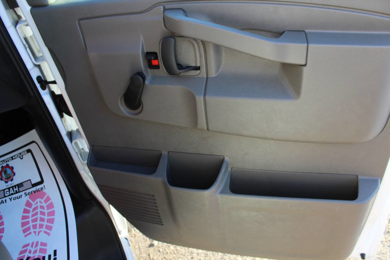 Used 2023 GMC Savana 3500 RWD image 19
