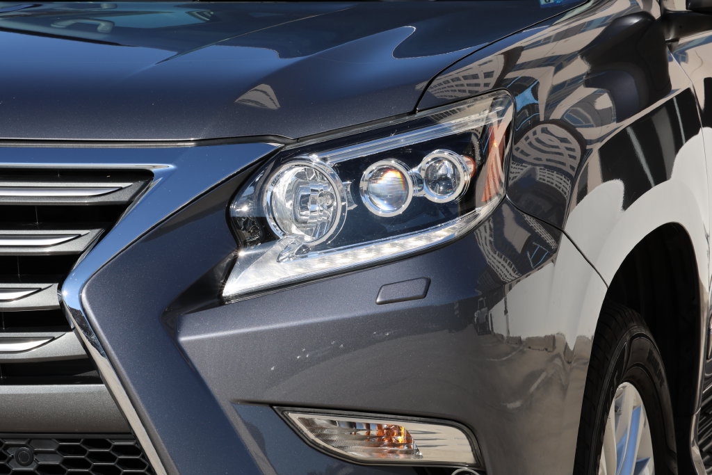 Used 2016 Lexus GX 460 w/ Premium Package AWD/4WD image 4