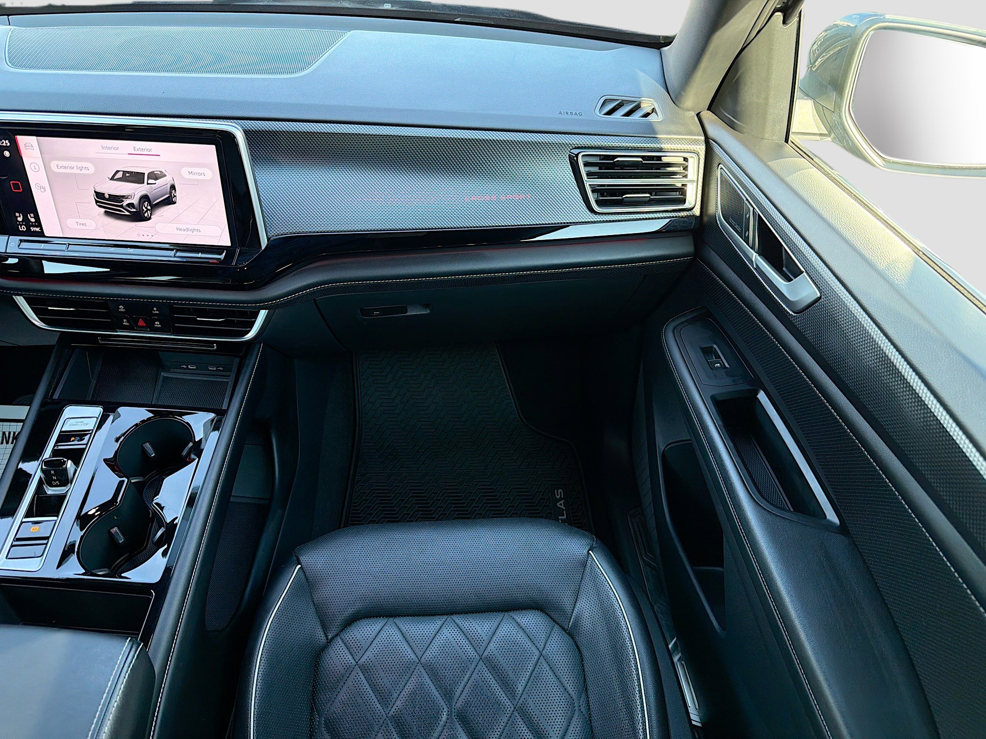 Used 2024 Volkswagen Atlas Cross Sport SEL Premium R-Line image 17