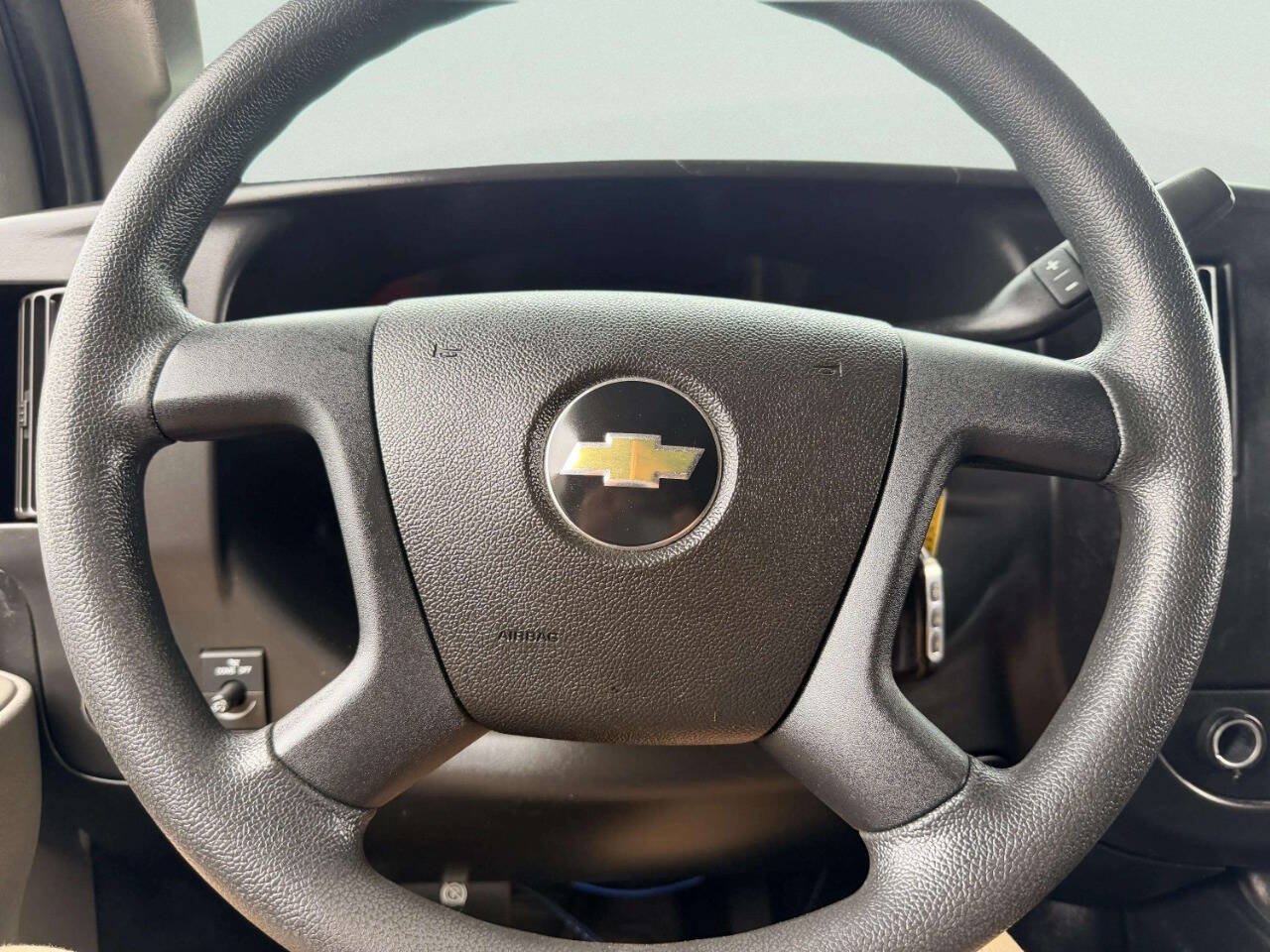 Used 2018 Chevrolet Express 2500 RWD image 26