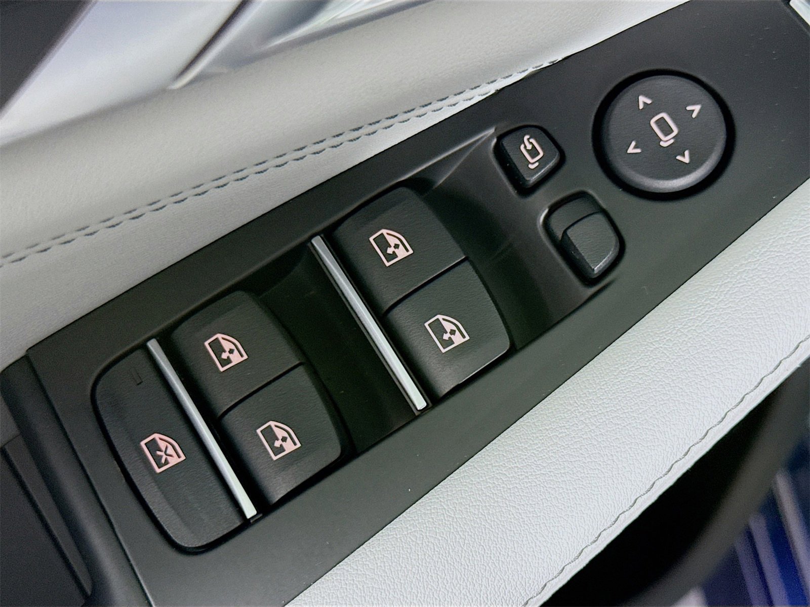 New 2026 BMW X5 M60i image 18