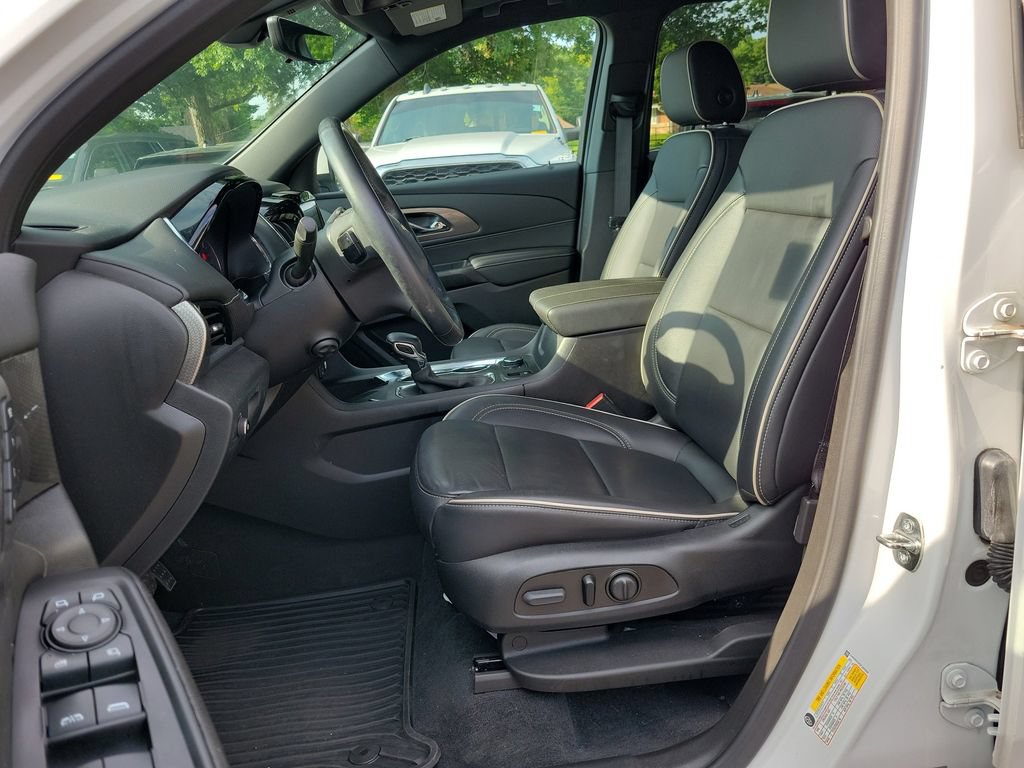 Used 2023 Chevrolet Traverse Premier FWD image 20