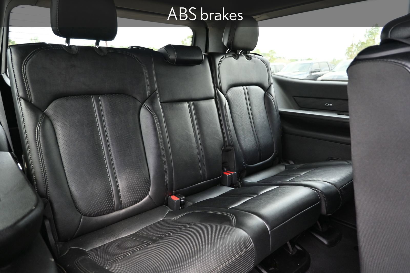 Used 2024 Jeep Wagoneer Series II w/ Flexible Seating Group image 31