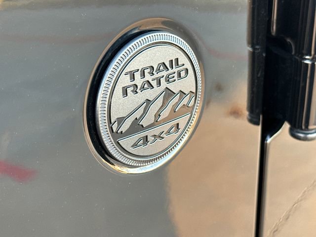 Used 2025 Jeep Gladiator Mojave AWD/4WD image 6