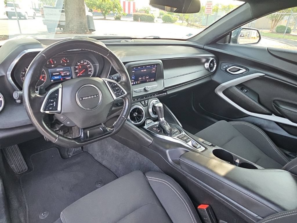 Used 2020 Chevrolet Camaro LT RWD image 9
