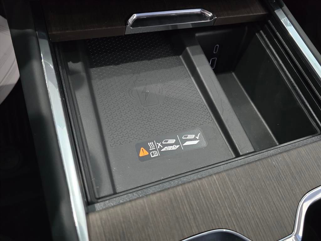 New 2026 GMC Acadia Denali w/ Super Cruise Package image 9