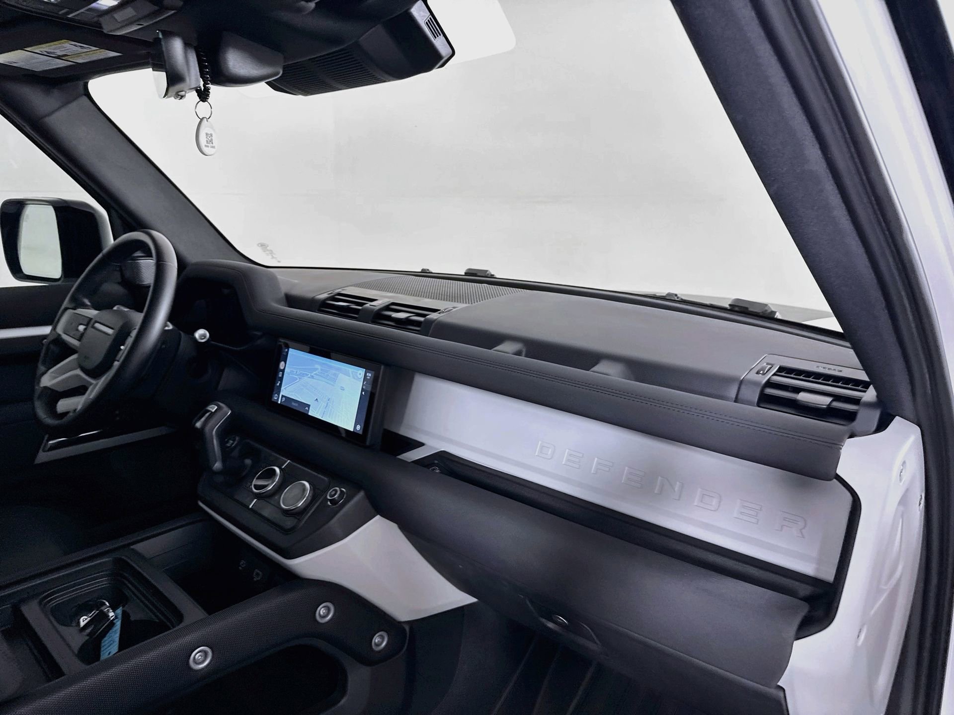 Used 2022 Land Rover Defender 90 X-Dynamic S AWD/4WD image 29