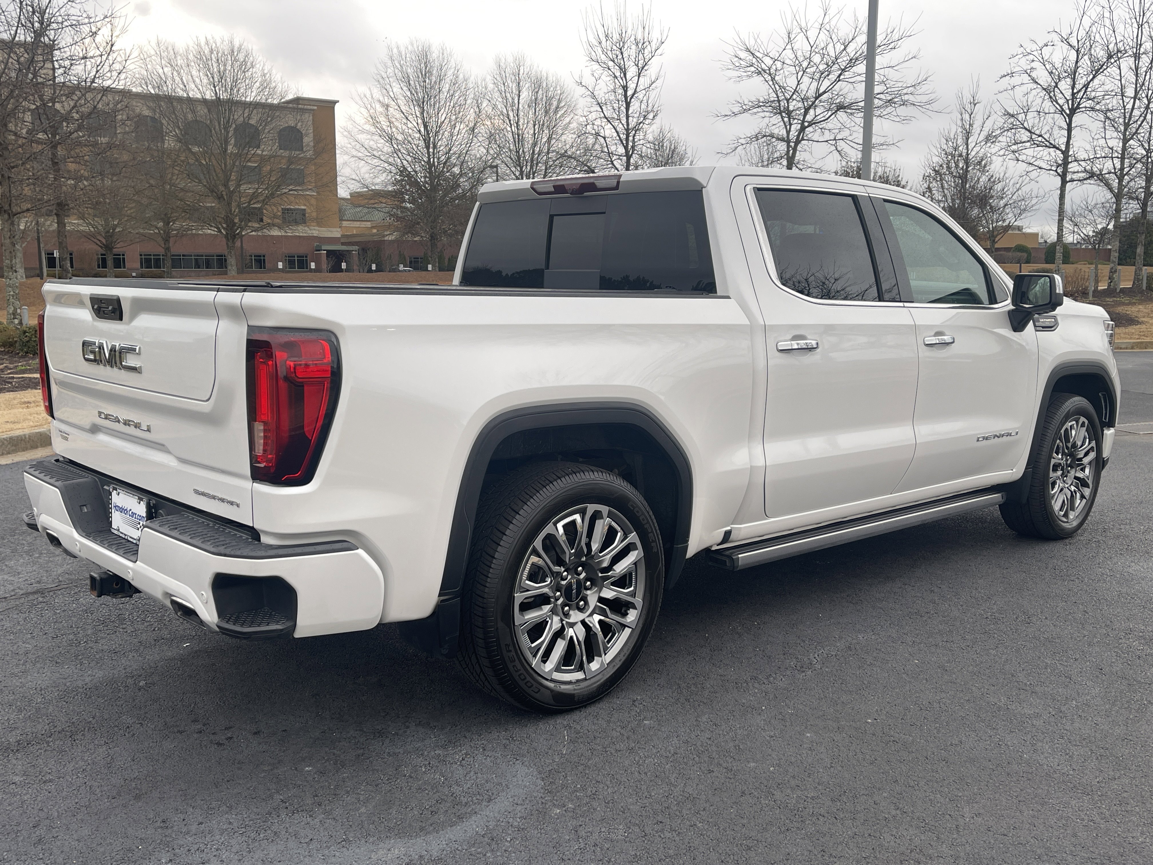 Used 2024 GMC Sierra 1500 Denali Ultimate image 9