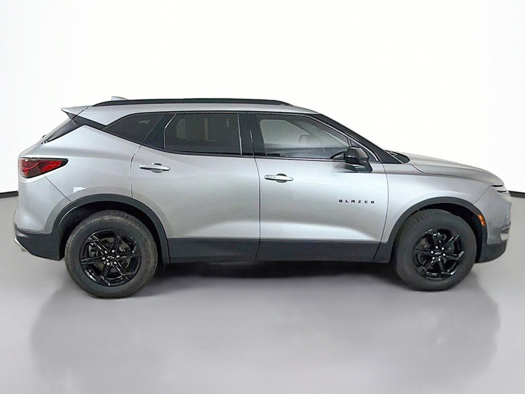 Used 2023 Chevrolet Blazer LT w/ Midnight/Sport Edition FWD image 14