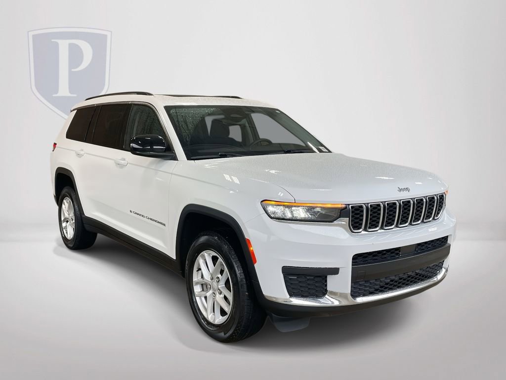 Used 2024 Jeep Grand Cherokee L Laredo image 2