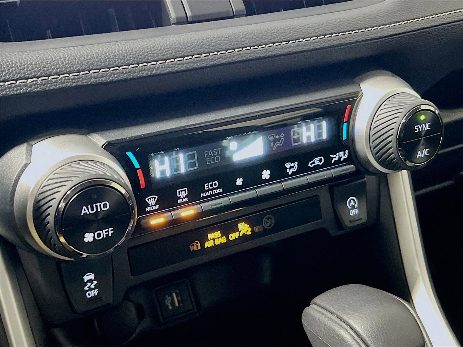 Used 2025 Toyota RAV4 XLE image 11