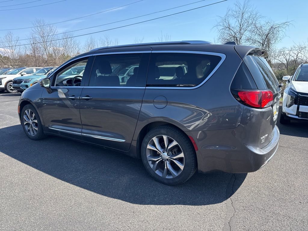 Used 2018 Chrysler Pacifica Limited w/ Tire & Wheel Group image 4