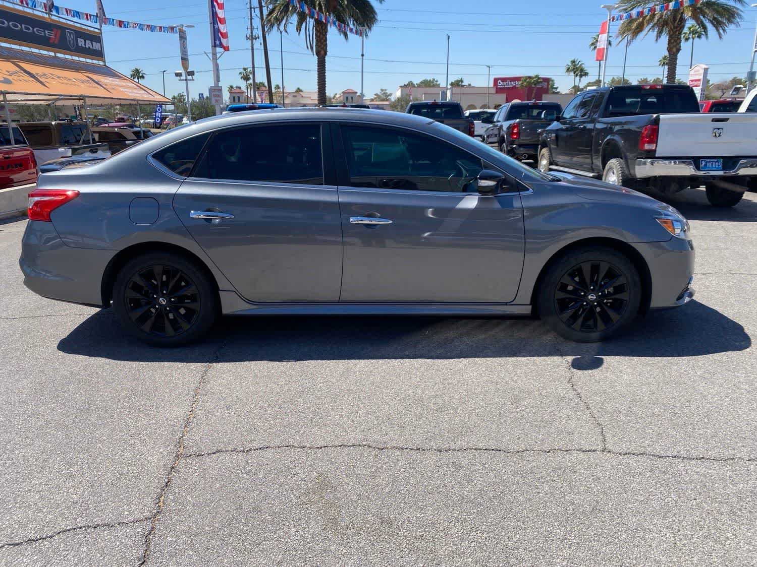 Used 2017 Nissan Sentra SR w/ SR Midnight Edition FWD image 5